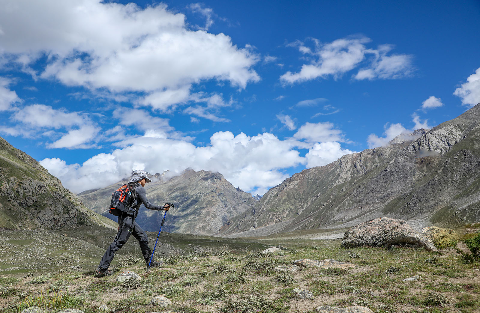 How To Choose Trek Pants — The Ultimate Trekking Pants Guide 2023